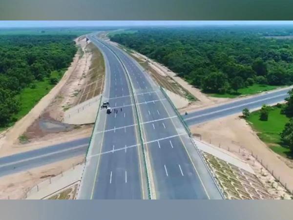 کراچی سے سکھر موٹروے رواں سال 2025میں تعمیر کے آغاز کا فیصلہ