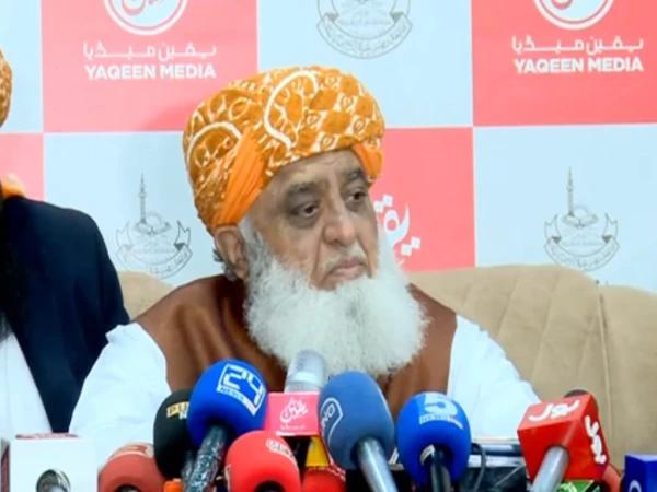 پی ٹی آئی نےحکومت سے مذاکرات کے حوالے سے ہمیں اعتماد میں نہیں لیا، سربراہ جے یو آئی