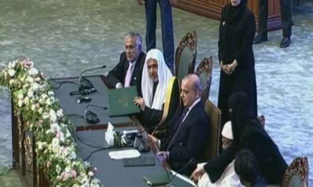 وزیراعظم شہباز شریف  سے  کابینہ ارکان اور  تعلیمی کانفرنس کے مندوبین سے ملاقات
