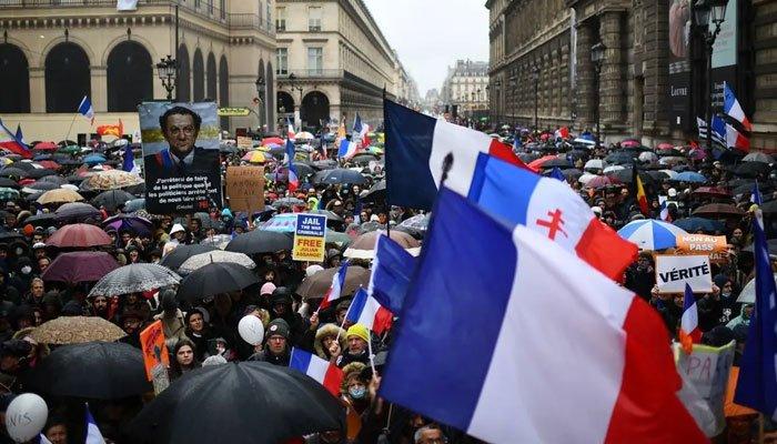 More than 100,000 march in France against Covid vaccine requirements