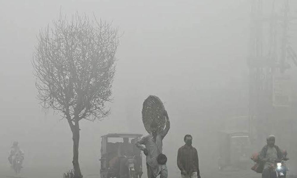 Dense fog in cities, motorways closed