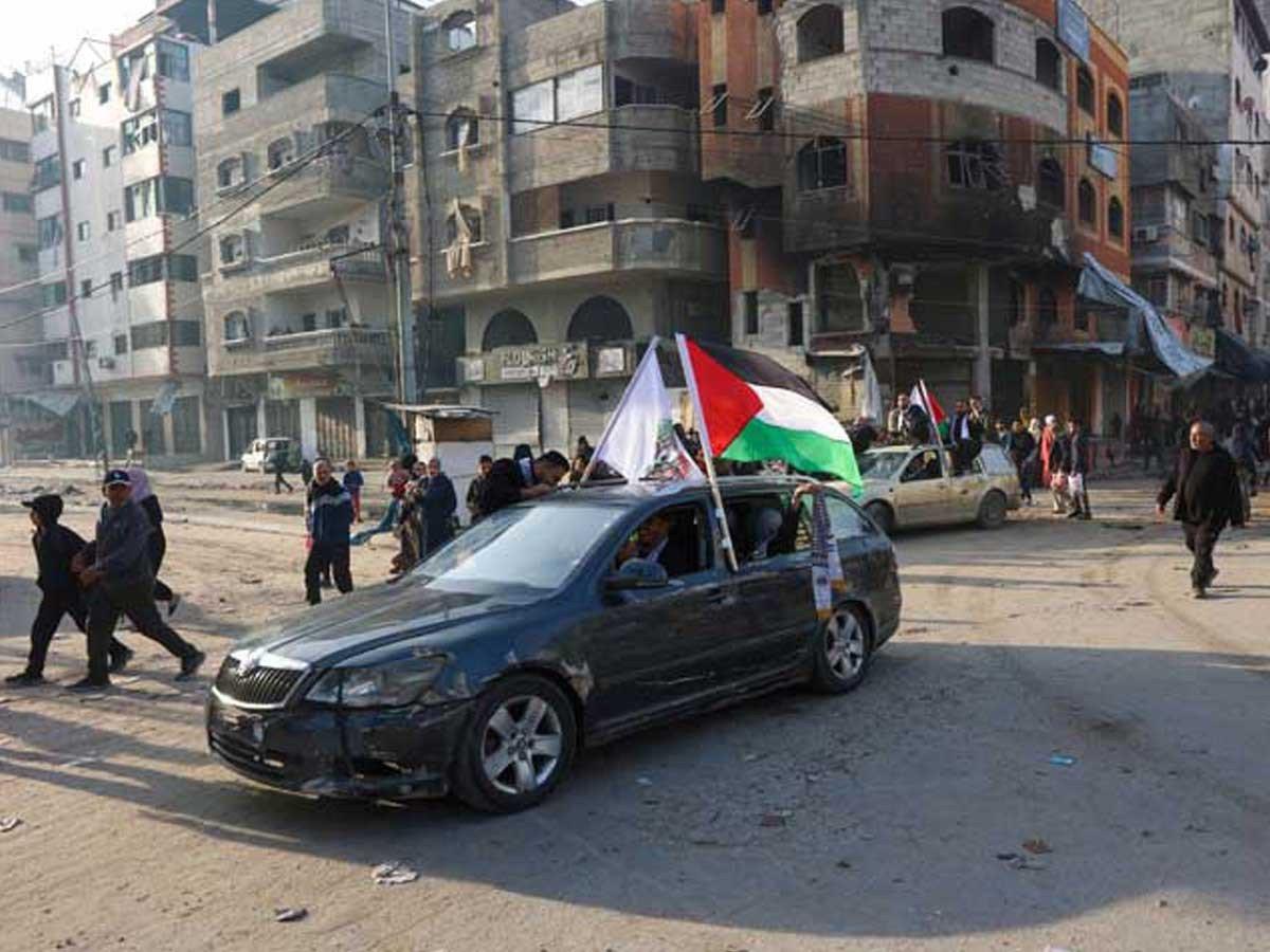 غزہ جنگ بندی، فلسطینی جشن منانے سڑکوں پر نکل آئے