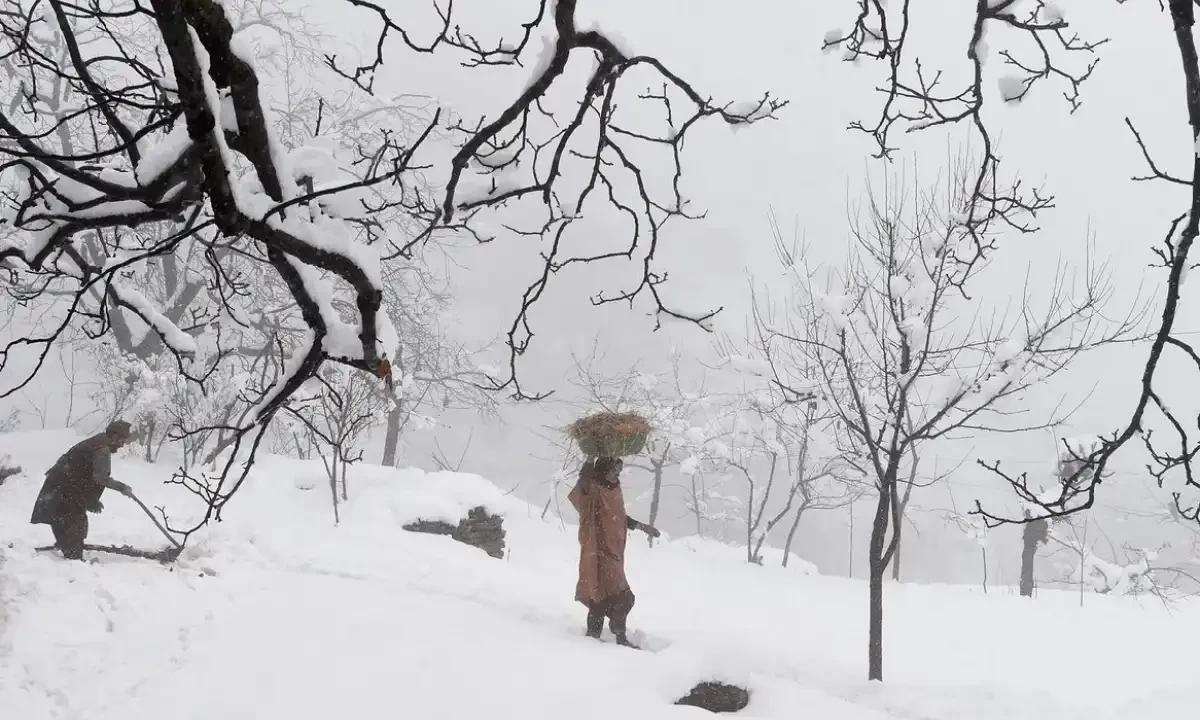 بالائی علاقوں میں برفباری کا نیا سلسلہ شروع، بلوچستان میں شدید برفباری اور سیلاب کی وارننگ