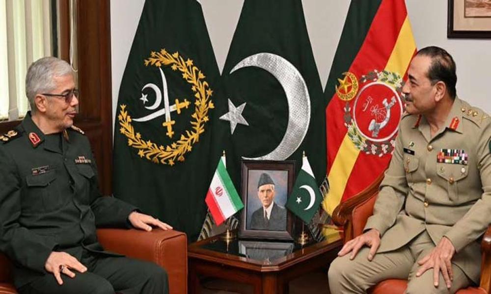 Iranian Army Chief meets COAS, discusses important issues