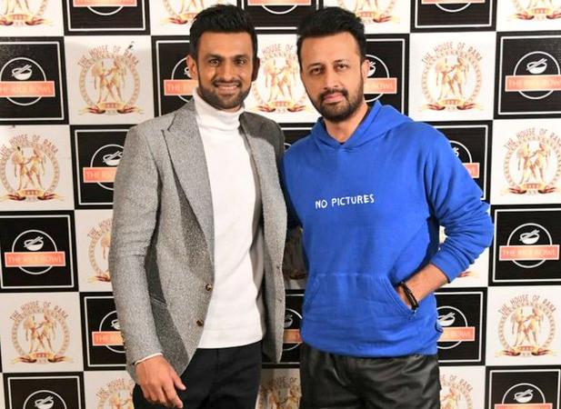 Cricketer Shoaib Malik opens restaurant in Lahore