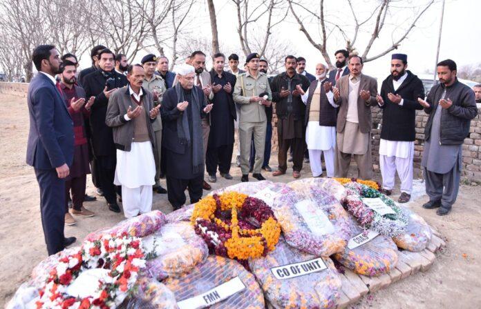 President Zardari visits village of martyred Major Hamza Israr