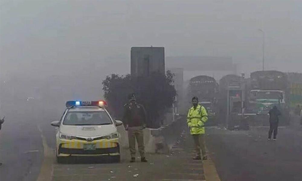 Fog reigns in plains of Punjab, motorways closed