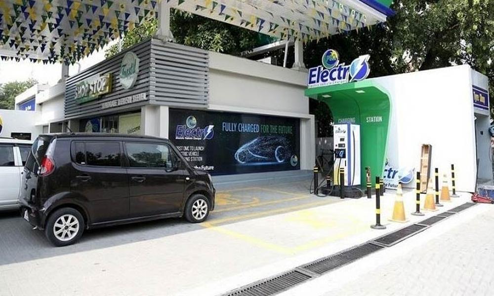 Govt cuts electricity rates for EV charging stations