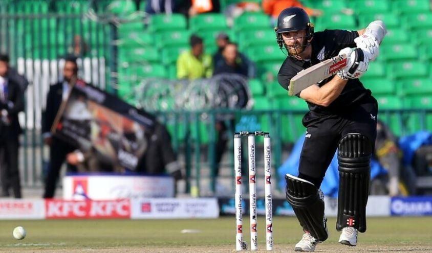 New Zealand pile up 330 after opting to bat first in tri-series opener against Pakistan