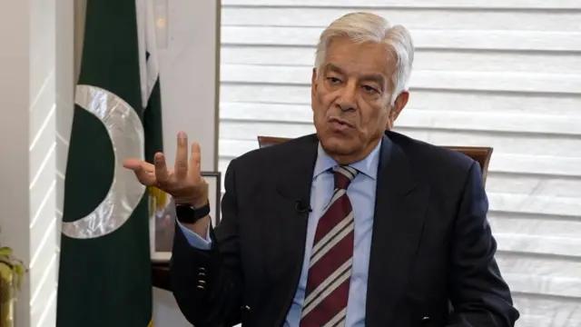 پارٹیاں مفادات کے گرد گھومتی ہیں تو حال پی ٹی آئی جیسا ہوتا ہے ، خواجہ آصف