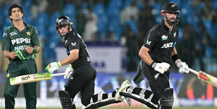 Clinical New Zealand thump Pakistan to win tri-nations final