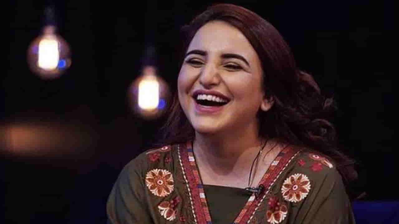 حریم شاہ نے بیرون  ملک  بھاری رقم سمگل کرنے کے بعد ویڈیو جاری کر دی