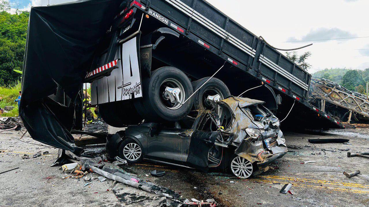 Deadly bus-truck crash in Sao Paulo claims 12 university students' lives