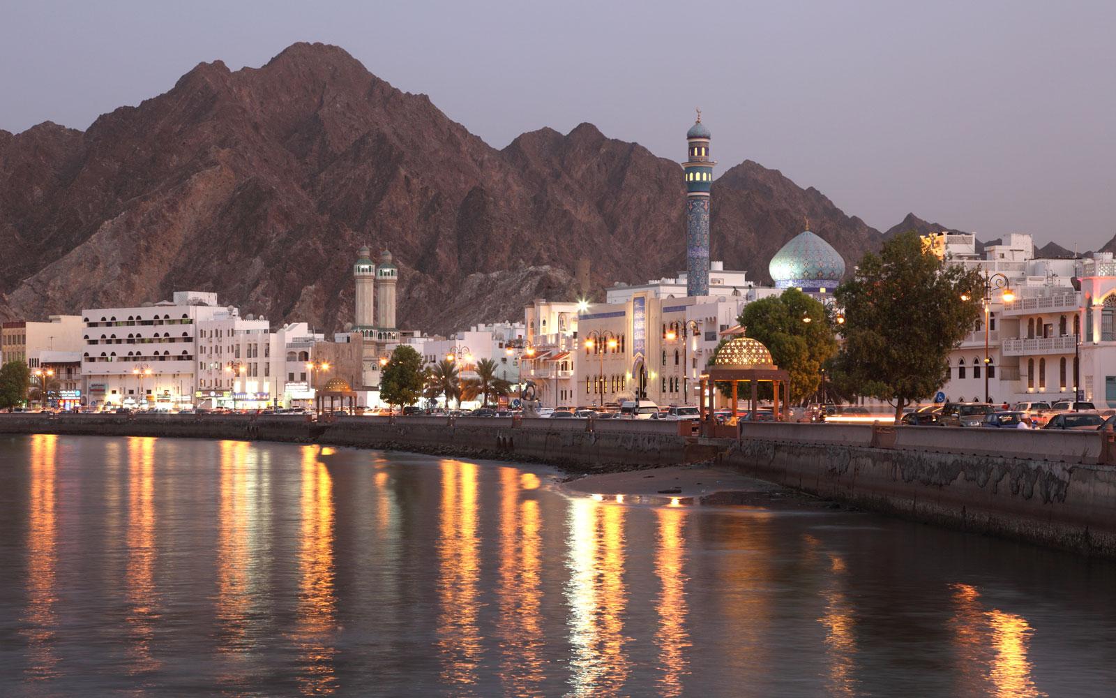 Oman lifts travel ban for vaccinated Pakistanis