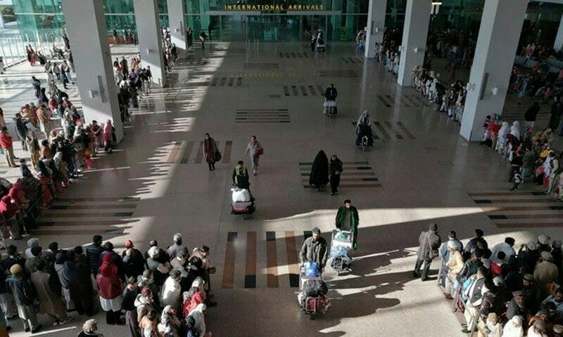 پاکستان آنے والے کورونا پازیٹو افراد کیلئے نئی ہدایات، گھر پر قرنطینہ کرسکیں گے