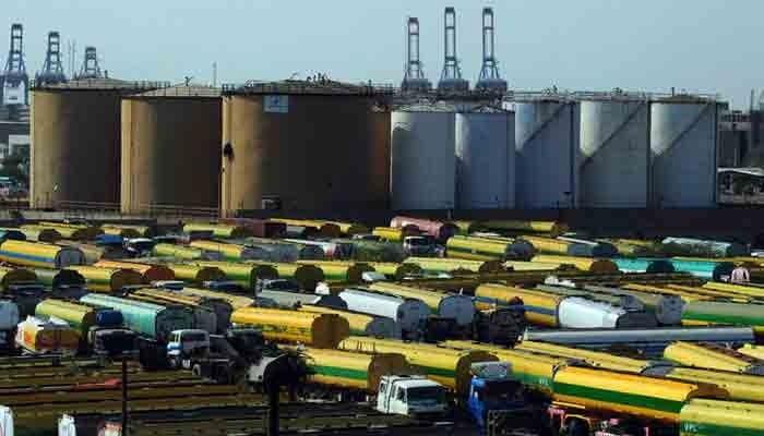 Petroleum dealers cancel March 4 strike following negotiations with govt