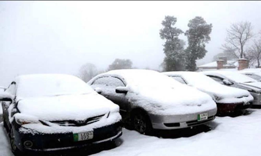 Rain, snowfall in Galiyat, over 2 ft snowfall in Changla Gali, Thandiani