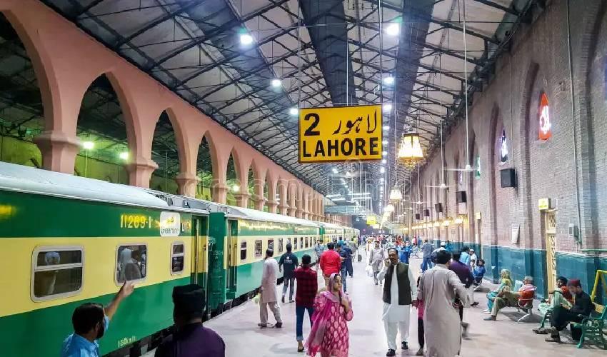 Special Eid trains to start from 25th Ramadan, fares reduced