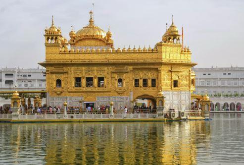 Two attackers strike at Golden Temple, leaving five injured in India