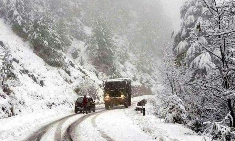 Snowfall cuts land communication in Astore