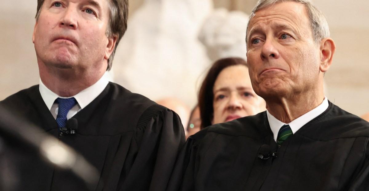 The alarmingly high stakes in an easy Supreme Court voting rights case