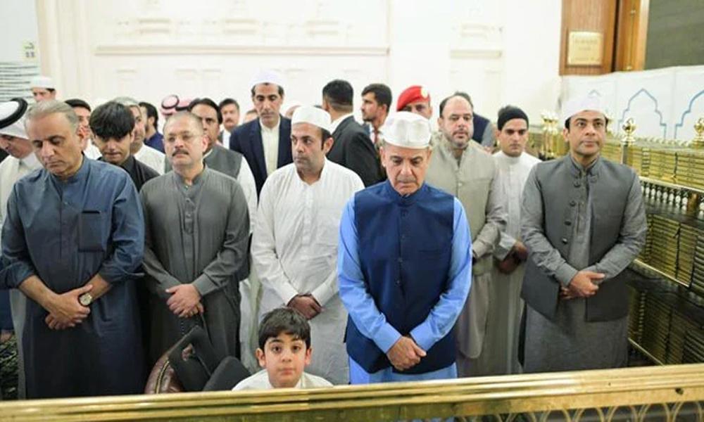 PM visits Masjid-e-Nabawi (PBUH), performs Nawafil in Riyadh Al-Jannah