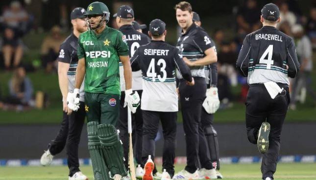 Pakistan Suffers Crushing Defeat in Fourth T20I