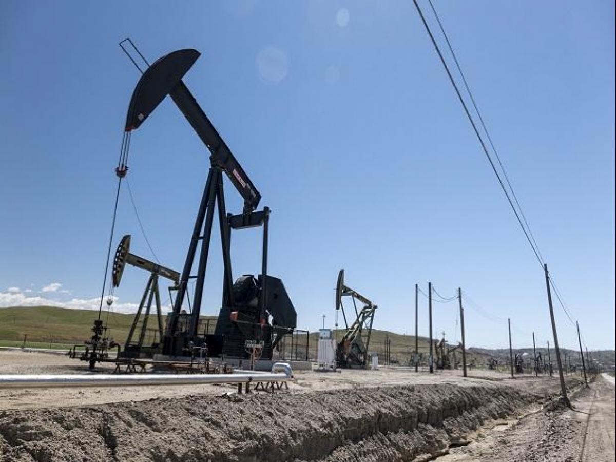 Global oil prices hit seven-year high on hopes of recovery