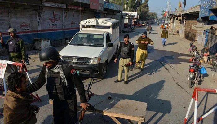 بنوں: سی ٹی ڈی اور دہشتگردوں میں فائرنگ کا تبادلہ، 3 اہلکارشہید