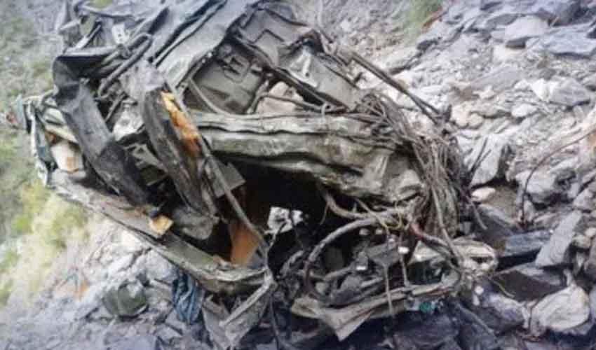 مقبوضہ کشمیر: بھارتی فوجی گاڑی گہری کھائی میں جا گری،3 فوجی ہلاک