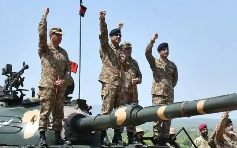 امریکی اخبار نے آرمی چیف کو قائدانہ صلاحیتوں اور جرات مندانہ فیصلوں پر’’مرد آہن ‘‘قرار دے دیا