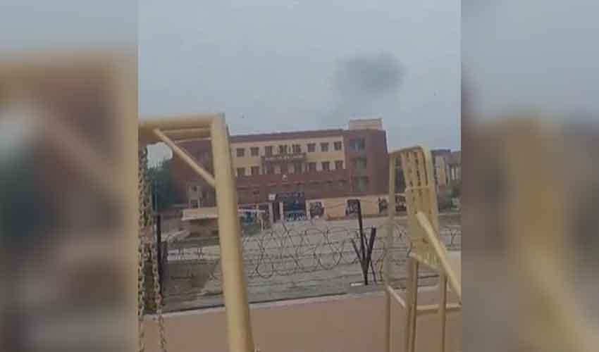 والٹن اولڈ ایئرپورٹ کے قریب تین دھماکے سنے گئے، سیکورٹی ہائی الرٹ