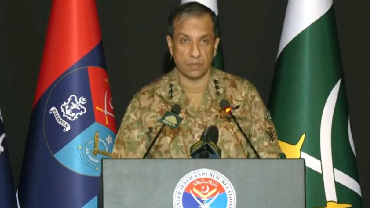 پاک فوج نے گزشتہ رات 12 شہروں میں بھارتی ڈرون مار گرائے، ڈی جی آئی ایس پی آر