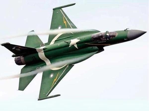 پاکستانی جے ایف-17 تھنڈر نے بھارتی S-400 دفاعی سسٹم تباہ کر دیا