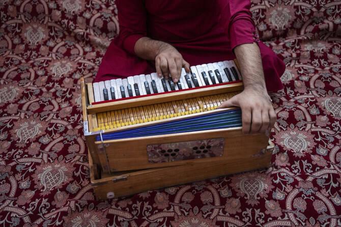 Taliban arrest 14 in Takhar for playing music and singing at night