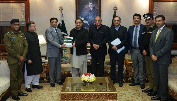 سانحہ مری:  اے سی مری اور سی پی او راولپنڈی سمیت کئی افسران کو عہدے سے ہٹا دیا گیا