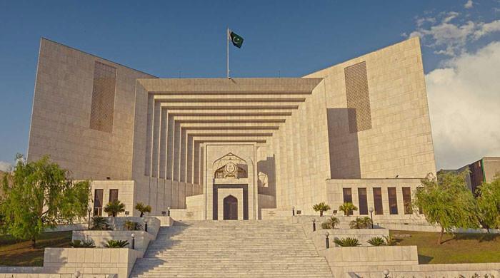 آئینی بینچ  نےسنی اتحاد کونسل کےوکیل کوٹوک دیا  ، سیاسی باتیں نہ کریں