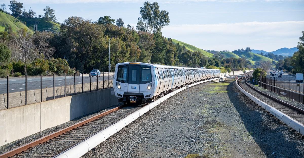 SF’s BART expects ‘major delays’ after a computer problem ground subways to a halt