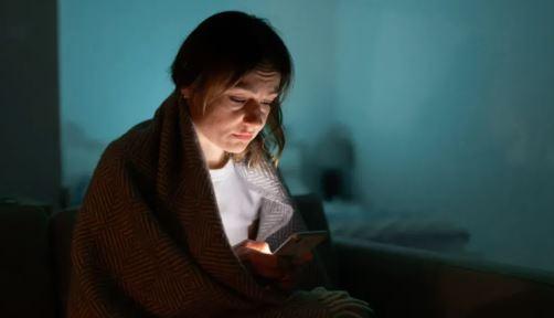 Irregular sleep doubles risk of heart disease, study finds
