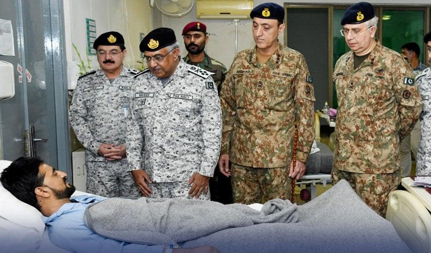 سربراہ پاک بحریہ کا سی ایم ایچ راولپنڈی کا دورہ، آپریشن بنیان مرصوص کے زخمیوں کی عیادت کی