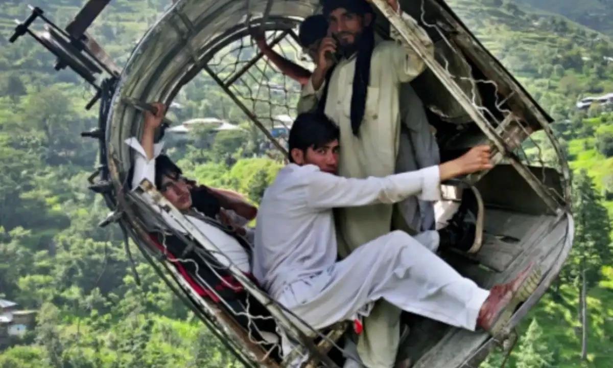 دستاویزی فلم" ہینگنگ بائی اے وائر" بین کانز فلم فیسٹول میں پیش