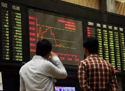 PSX hits historic high of 120,284 points before slight dip