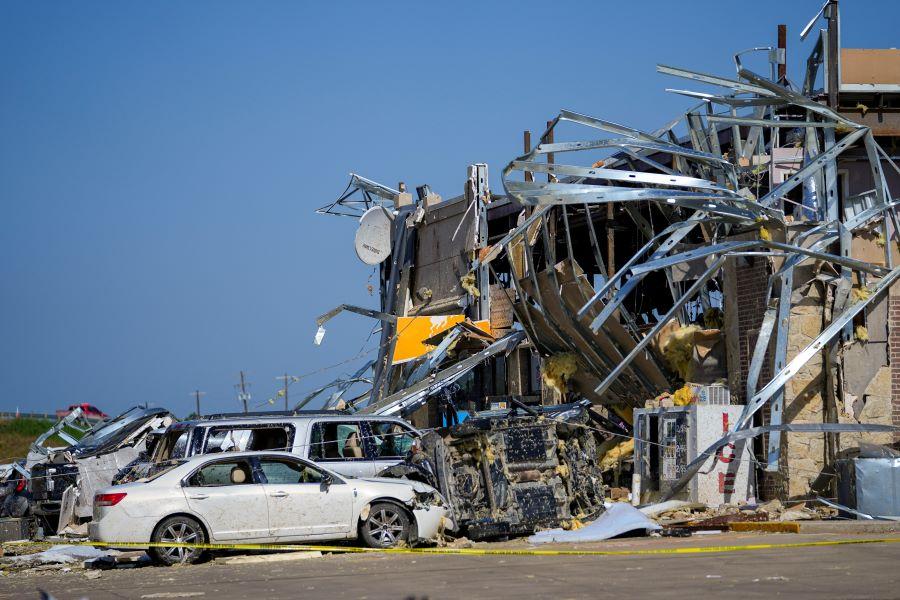Deadly storms kill over 20 in US