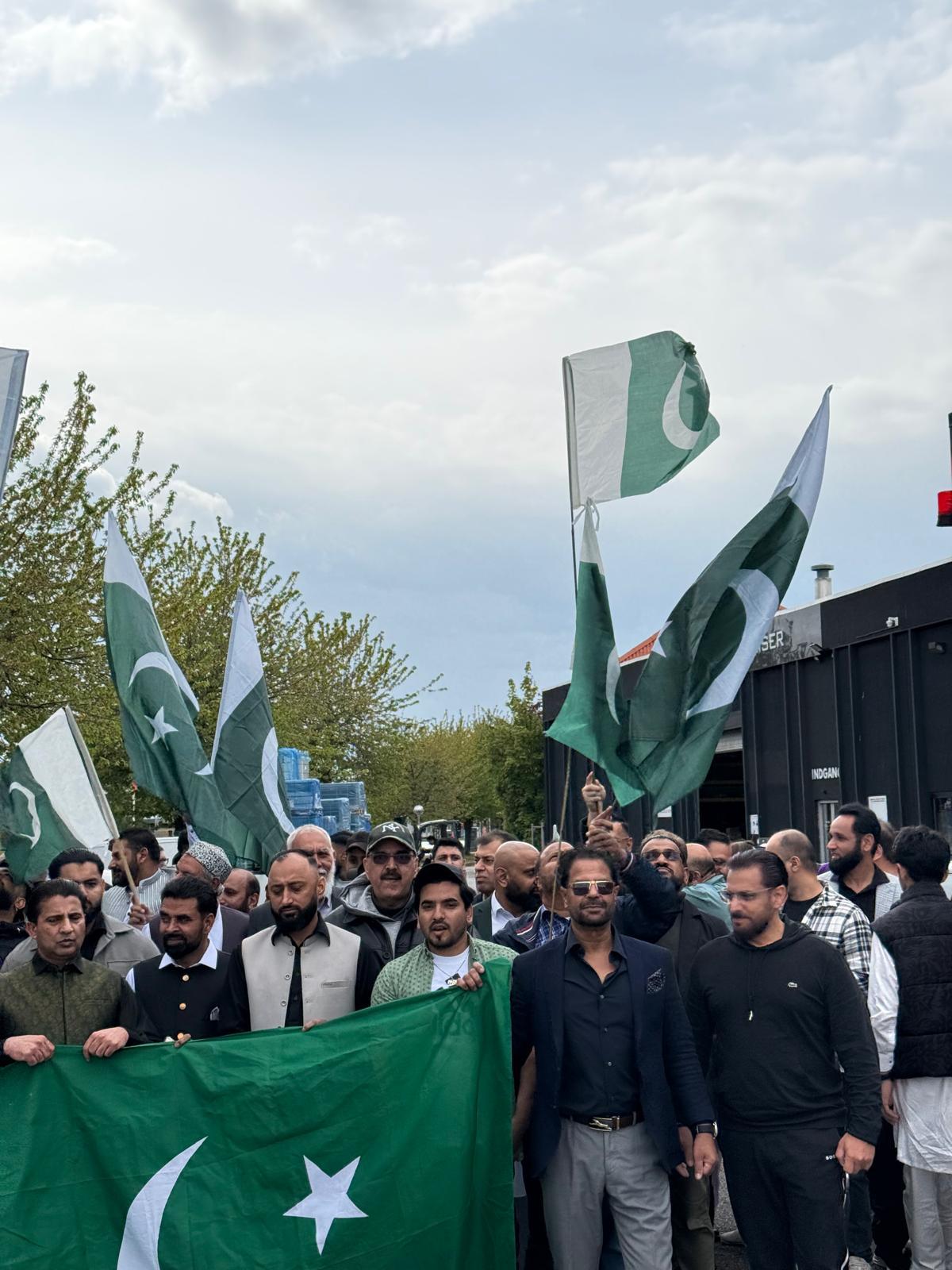 ڈنمارک:پاکستانی اور کشمیری کمیونٹی کاافواج پاکستان کے ساتھ بھر پور   یکجہتی کا اظہار