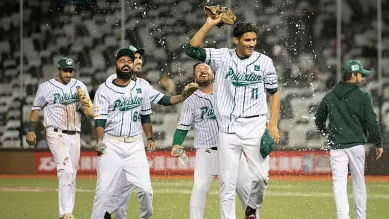 بھارت کو ہرا کر پاکستان  بیس بال کپ کے فائنل میں پہنچ گیا