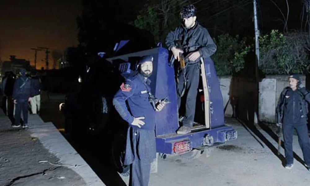 Unknown assailants attack police post in Bannu, constable injured