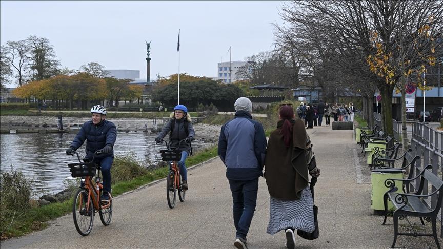 Denmark passes law to gradually increase retirement age to 70