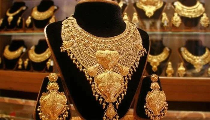 سونے کی قیمت میں سینکڑوں روپے اضافہ