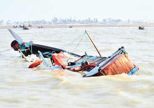 Boat capsizes in Indus River: 7 rescued, 2 still missing