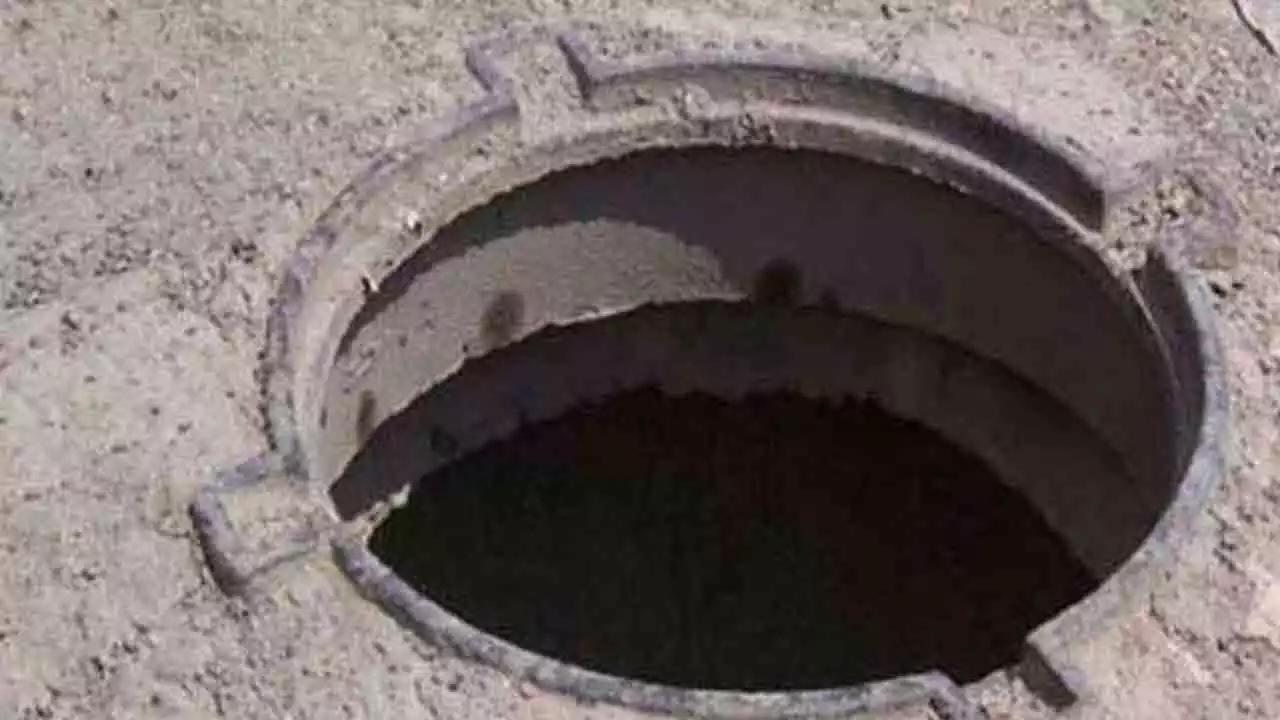  لاہور کے علاقے شمالی چھاؤنی میں 10 سال کا بچہ کھلے مین ہول میں گر کر جاں بحق